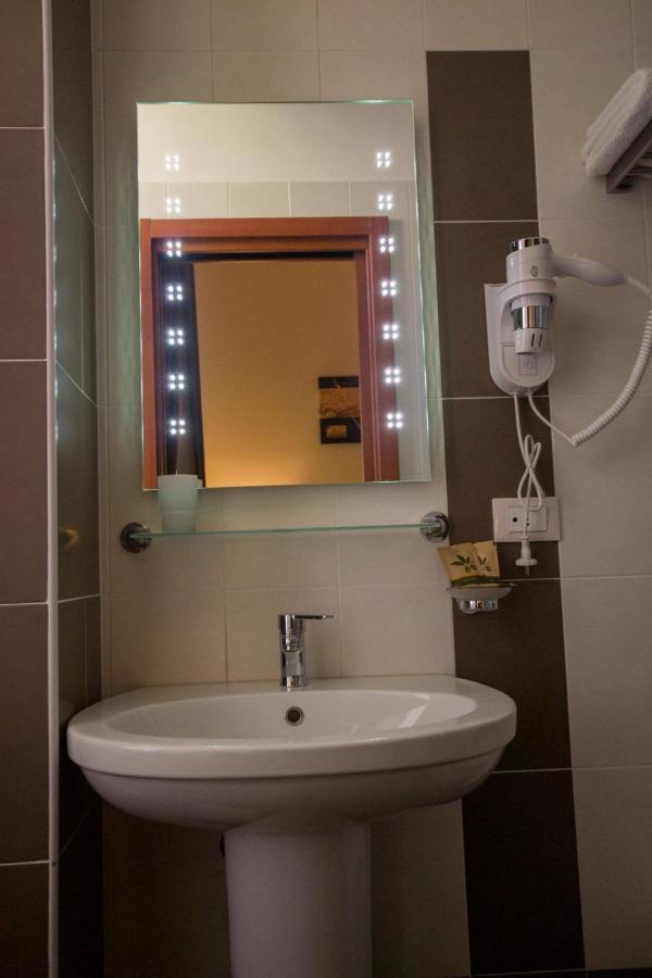B&B Al Viale Фоджиа Экстерьер фото