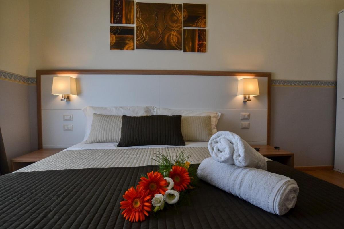 B&B Al Viale Фоджиа Экстерьер фото